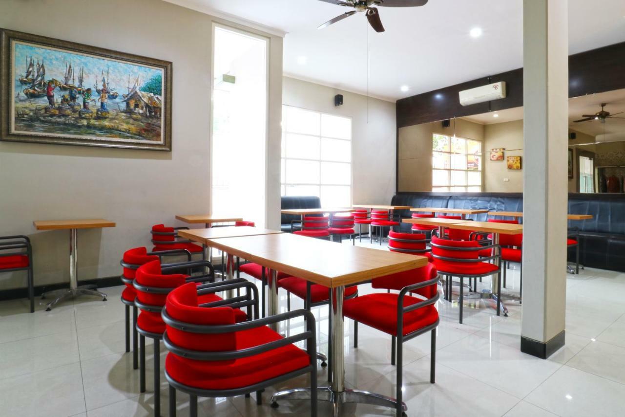 Chiaro Hotel Syariah Sidoarjo Extérieur photo