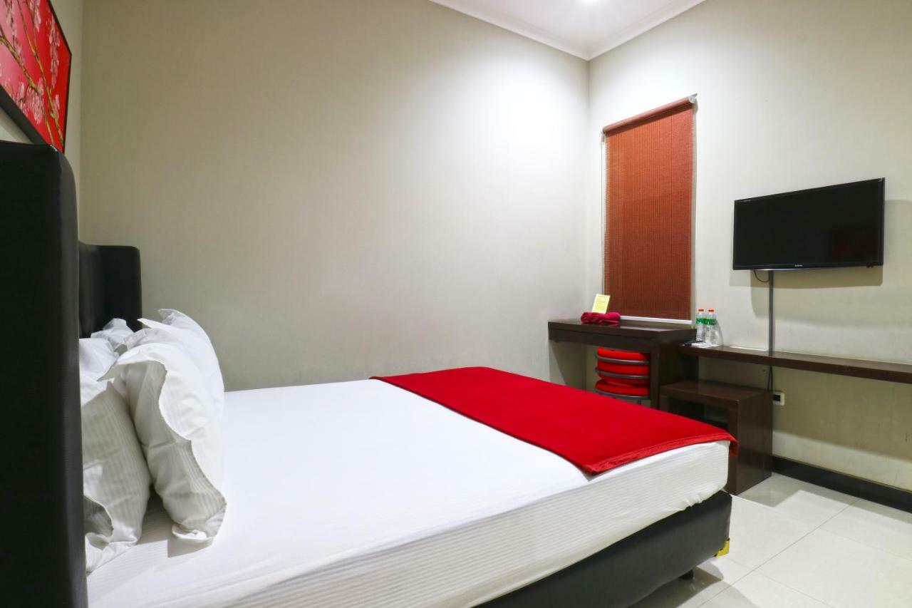 Chiaro Hotel Syariah Sidoarjo Extérieur photo