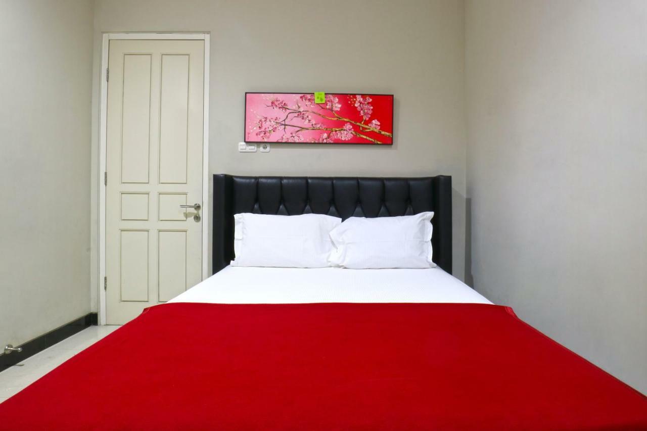 Chiaro Hotel Syariah Sidoarjo Extérieur photo