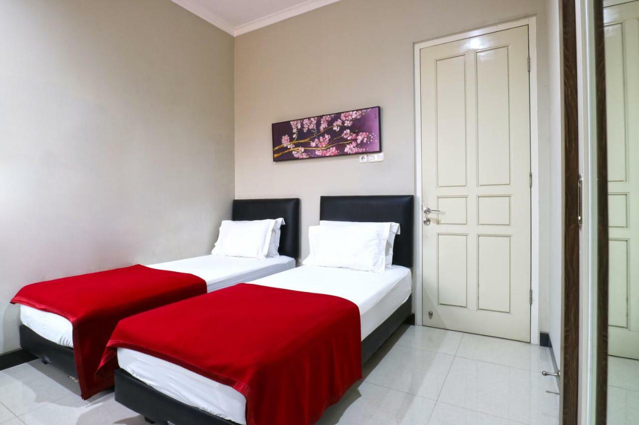 Chiaro Hotel Syariah Sidoarjo Extérieur photo