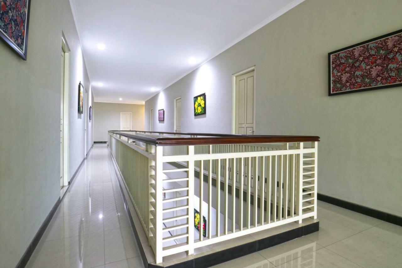 Chiaro Hotel Syariah Sidoarjo Extérieur photo